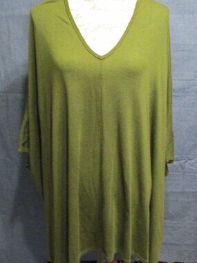 Lollipop Star Olive Green Oversized Poncho Styled V Necked Knit Top Sz. L